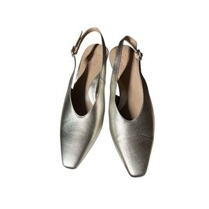 🌻NEW w/box Naturalizer Embry Silver Slingback Pump Comfort Heel 9.5W (Wide)